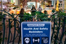 Trabajadores de Disney escupidos y acosados por invitados que se niegan a usar cubrebocas