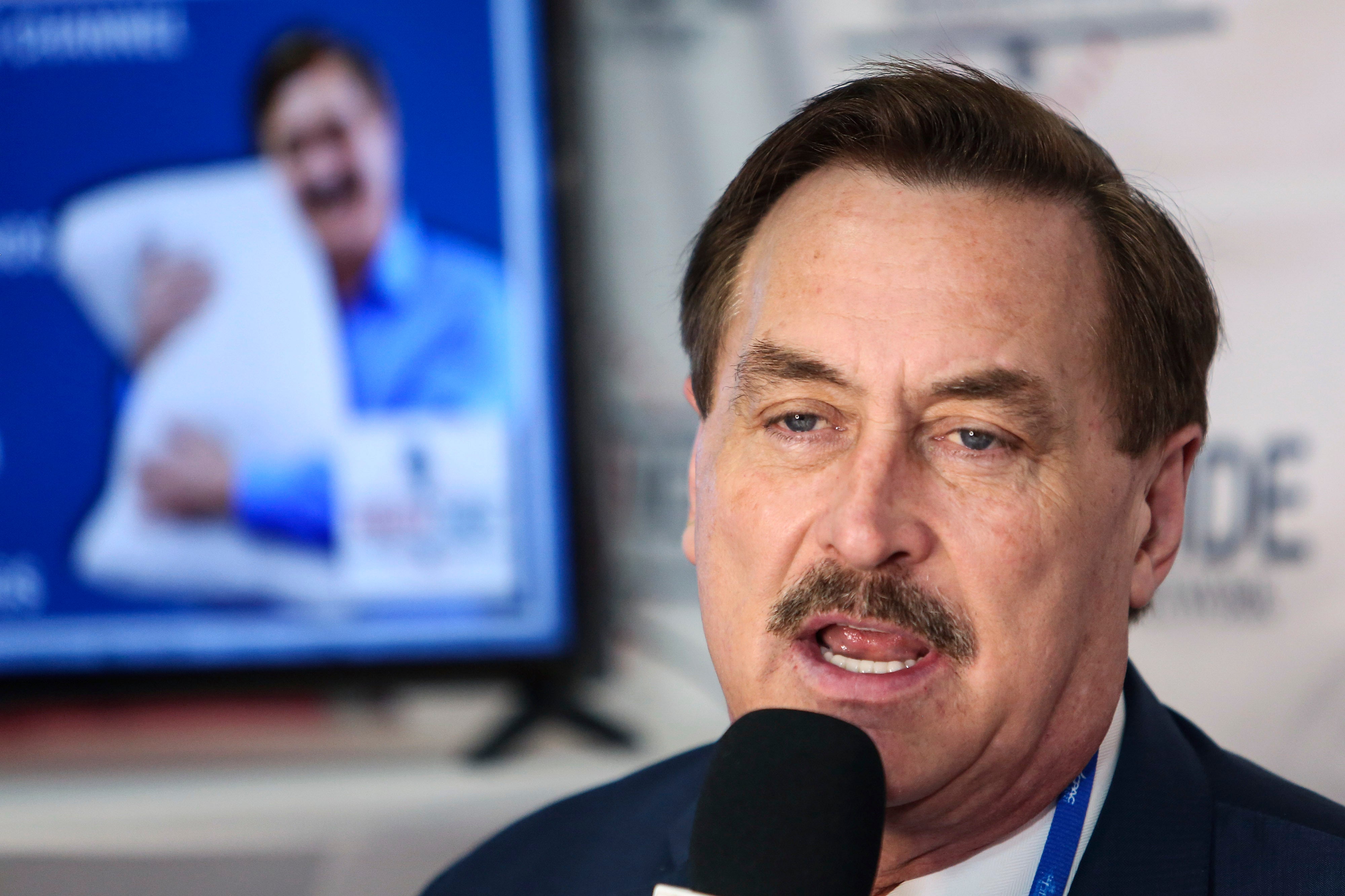 Mike Lindell dice que el nuevo sitio de medios sociales de libertad de expresión “Frank” bloqueará las malas palabras, la pornografía y la blasfemia