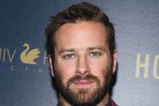 La exnovia de Armie Hammer “se sintió insegura” durante la relación: “Es una persona que da miedo”
