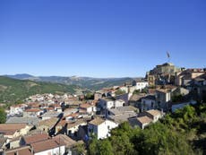 Pueblo italiano vende casas para nuevos residentes en 1€ y sin depósito