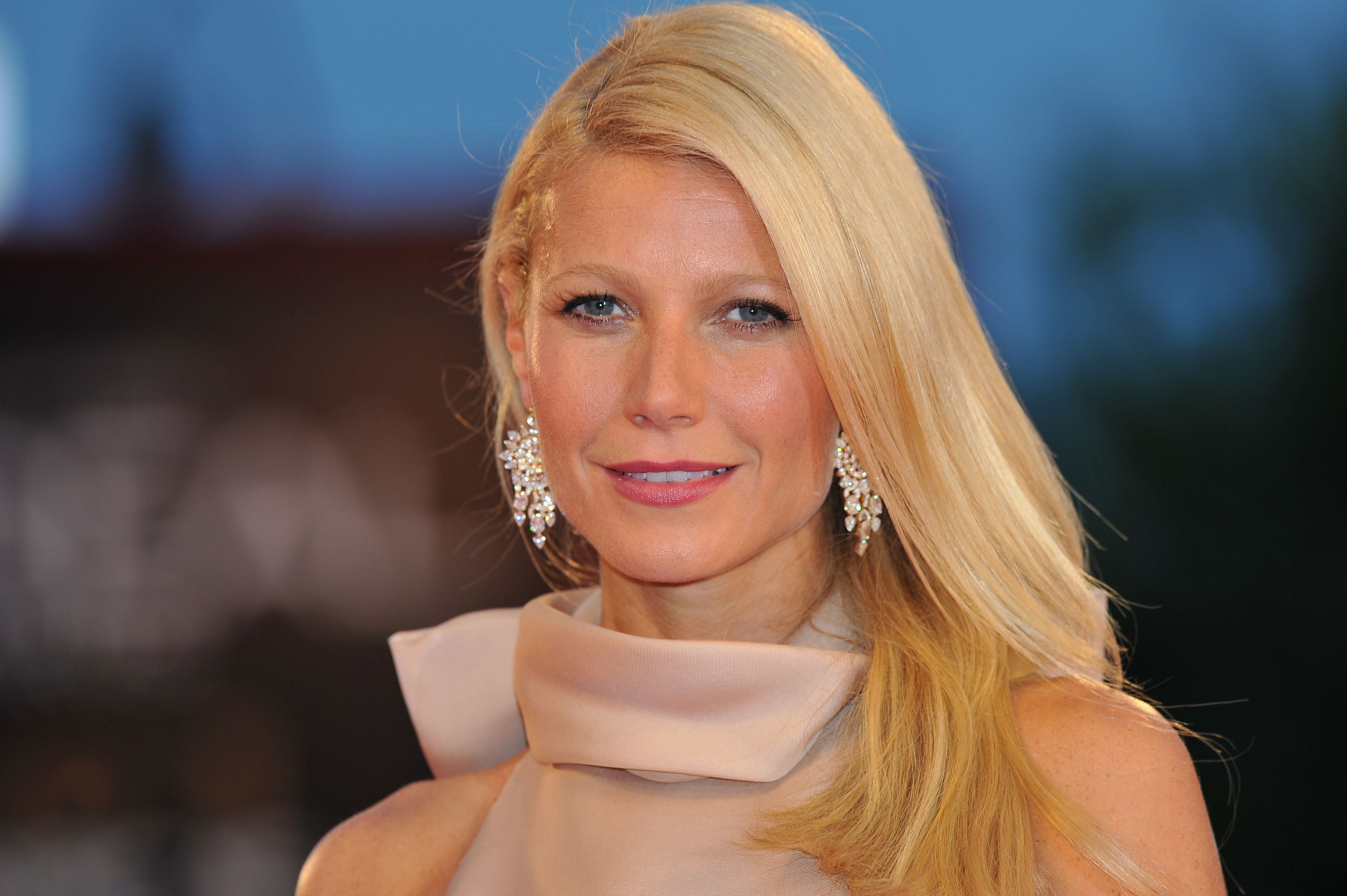 Gwyneth Paltrow admite que su madre se sorprende con los productos que lanza su marca Goop