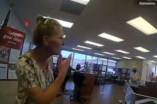 Mujer que se niega a usar cubrebocas en Texas es esposada y arrastrada fuera de un banco