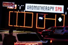 La masacre de Atlanta sigue a un año de aumento dramático en los crímenes de odio contra estadounidenses de origen asiático, en particular mujeres