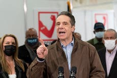 “Todos están a salvo”: Cuomo recibe la vacuna Johnson & Johnson para promover confianza de este medicamento