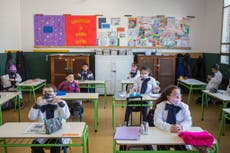 COVID: Uruguay suspende la obligación de ir a las escuelas por incremento de contagios
