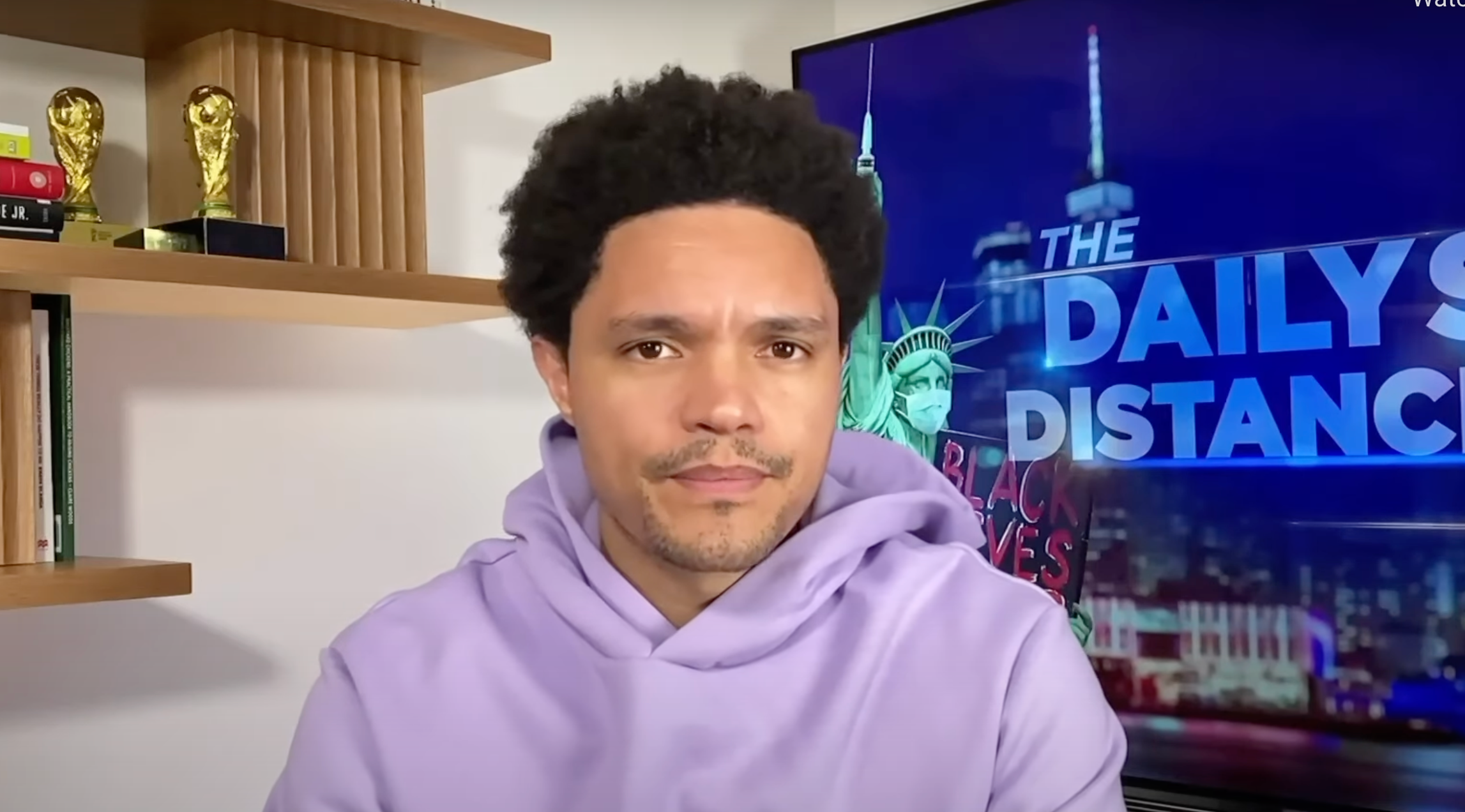 Trevor Noah critica los tiroteos en Atlanta: “Por favor, no me digas que esto no tiene nada que ver con la raza”