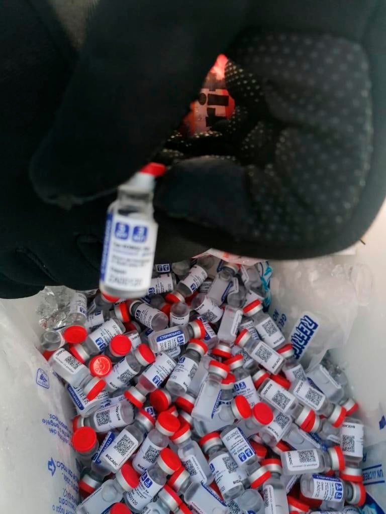 México: Trabajadores en Campeche reciben vacuna falsa de Sputnik V