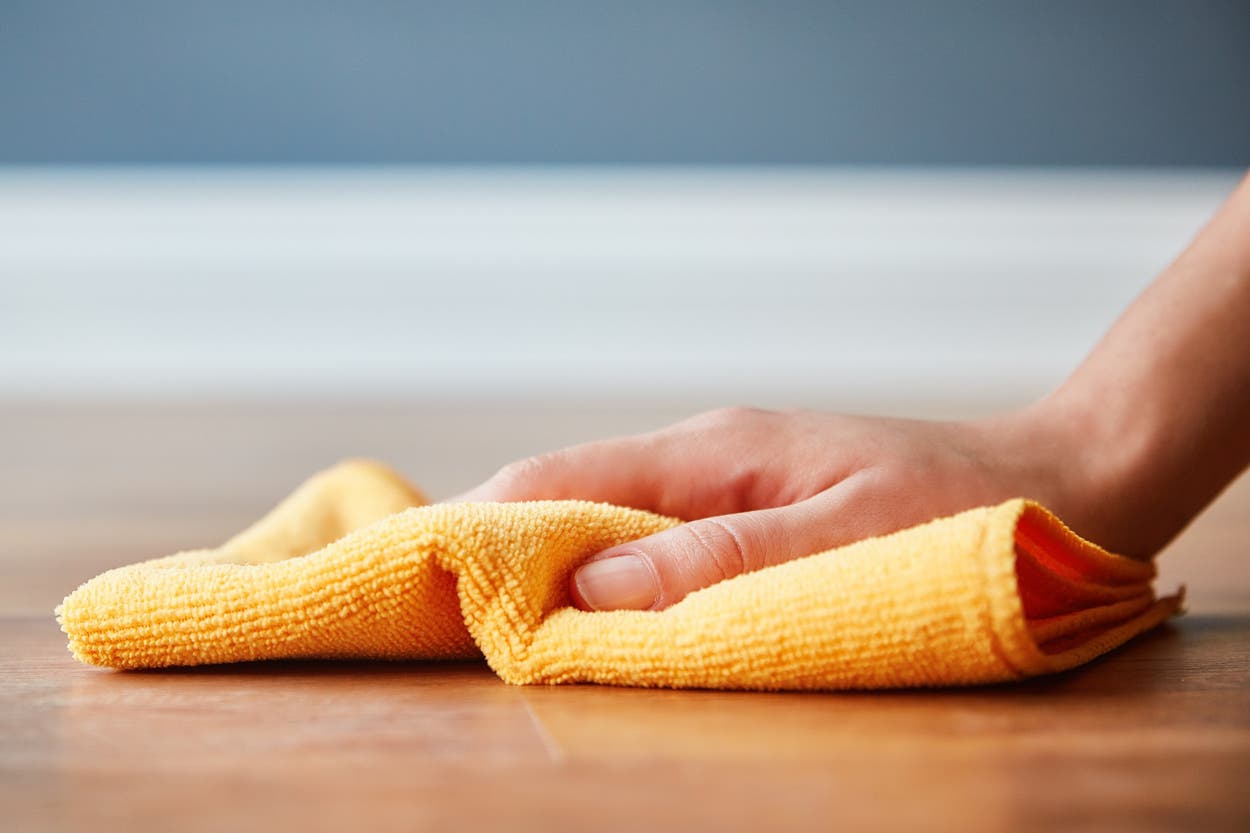 home-cleaning-picture-id1195573034