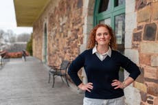 “Peligroso para la democracia”: Conoce a la mujer que se enfrenta contra Marjorie Taylor Greene en Georgia