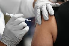 Vacuna Pfizer contra el COVID produce una respuesta de anticuerpos “robusta” después de la primera dosis, muestra un nuevo estudio