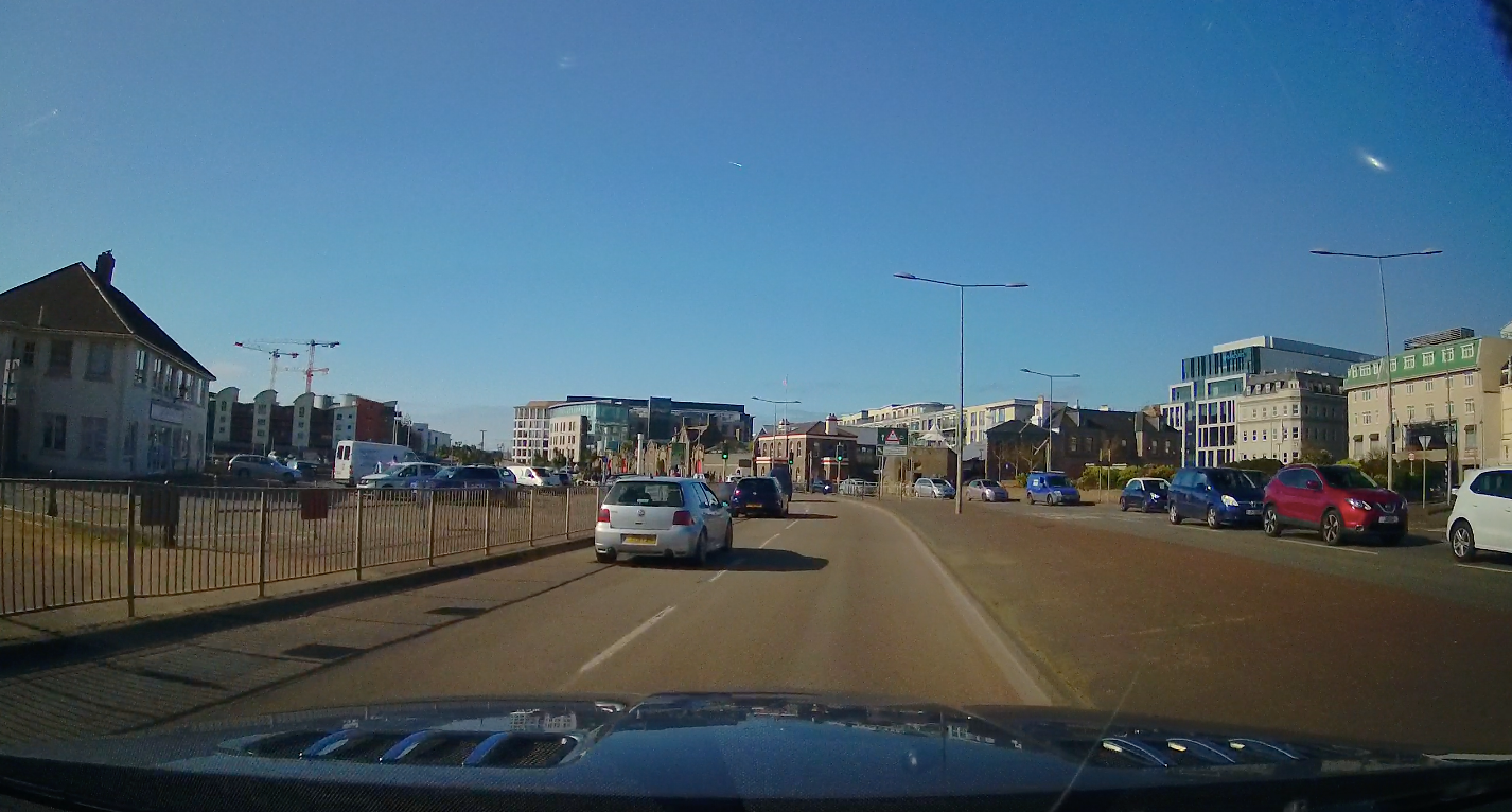 Captan meteoro cruzando el cielo de Reino Unido a plena luz del día