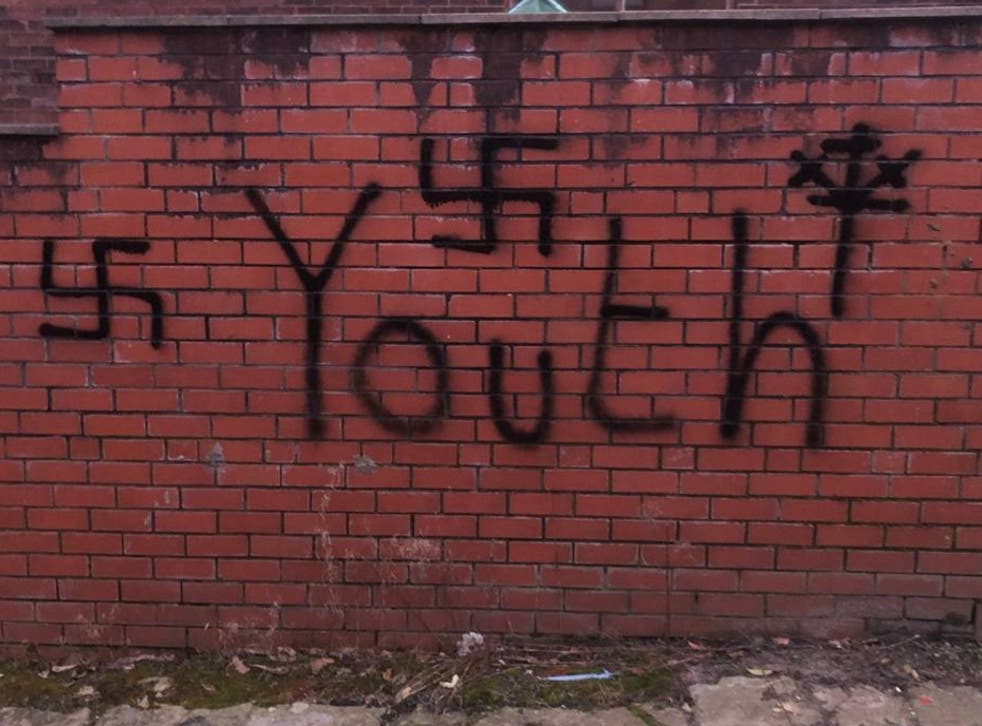 Graffiti de un miembro británico del Movimiento Partidista Nacional