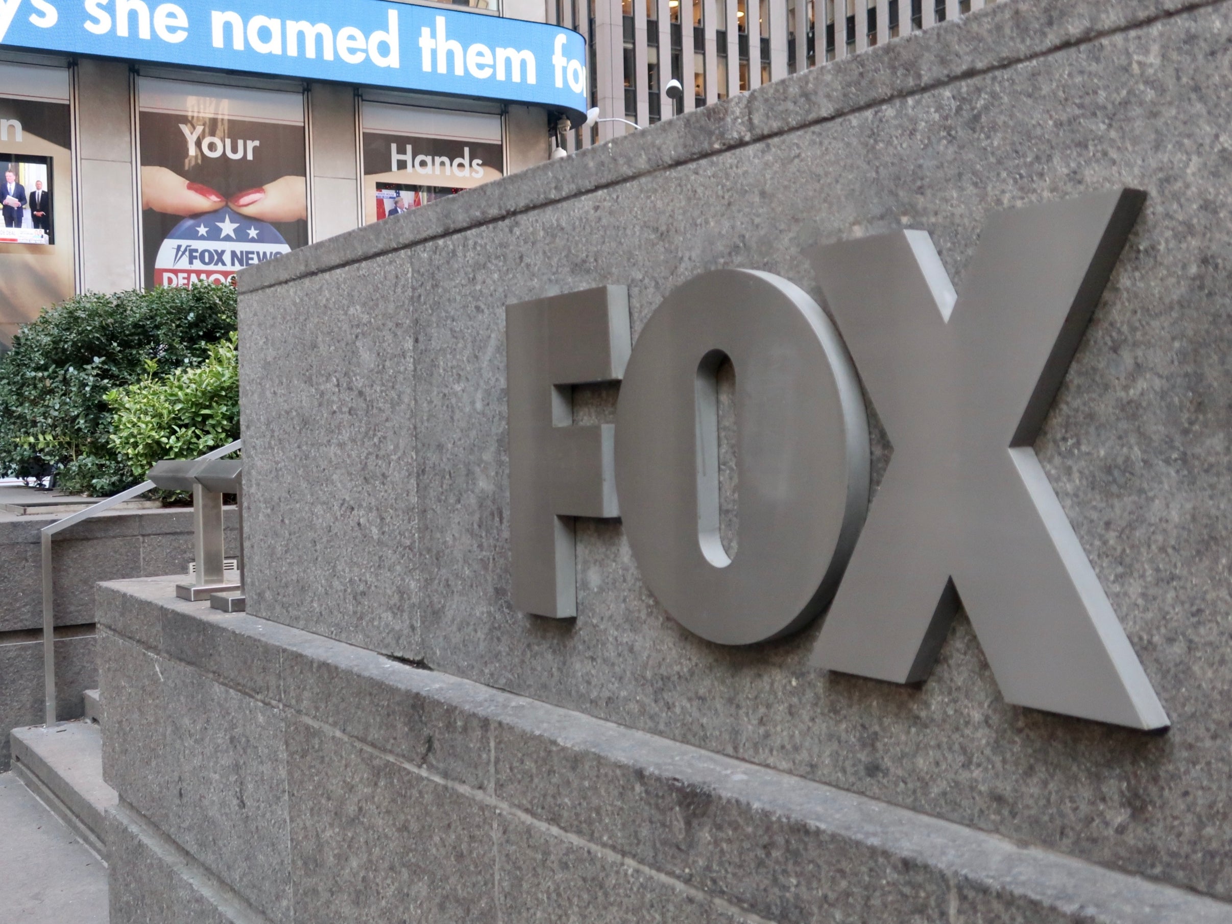 Productor ejecutivo de Fox muere a causa de COVID