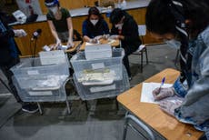 Chile analiza la posibilidad de posponer sus elecciones por incremento de casos de COVID-19