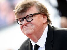 Michael Moore: Tirador de Boulder muestra que cualquiera puede “asimilarse a la cultura estadounidense”