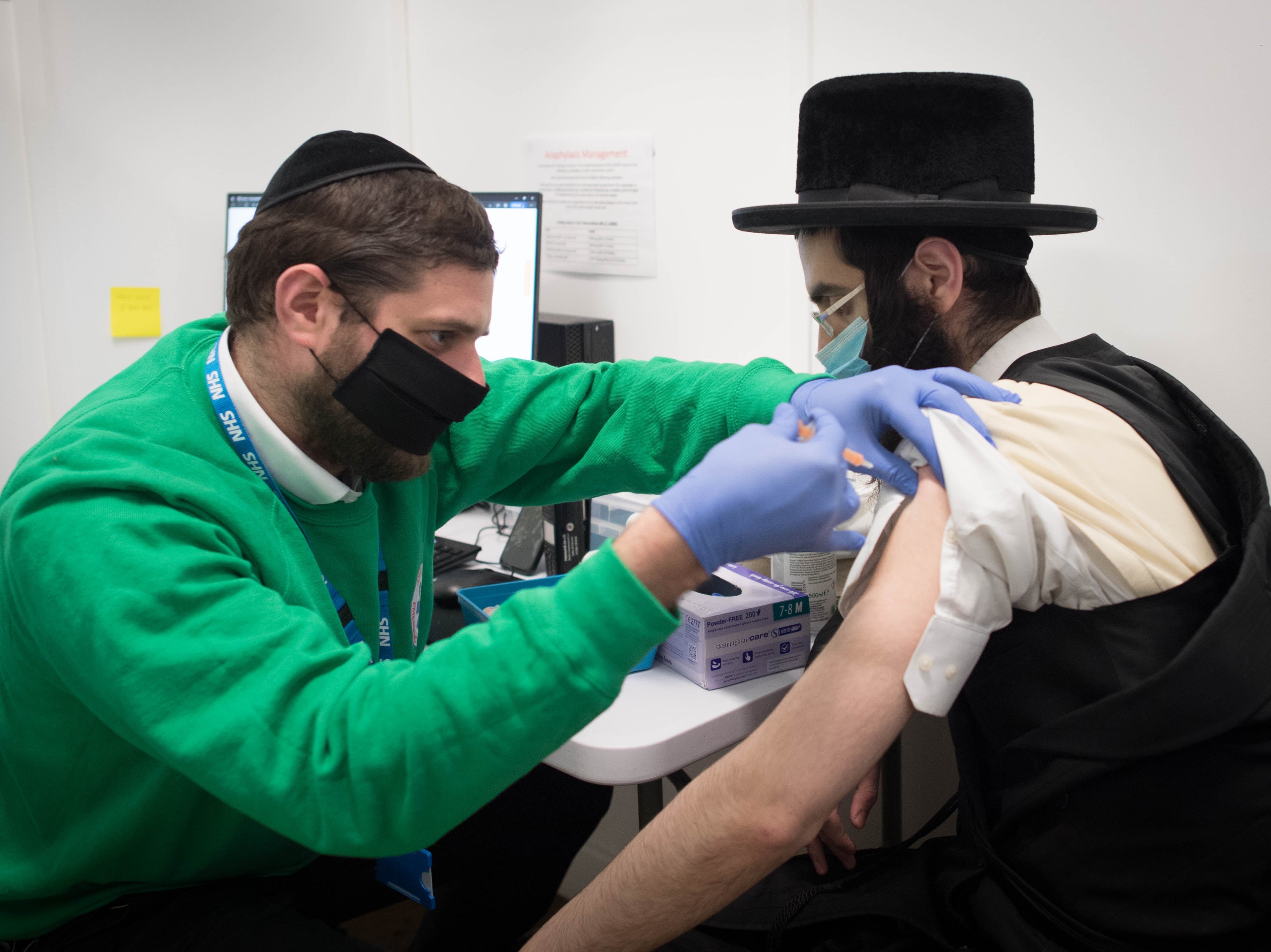 Más del 80% de las personas que se mostraron reacias a aceptar la vacuna en diciembre cambian de opinión