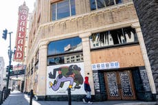 Por qué una ciudad de California está dando $500 al mes a familias negras con bajos ingresos