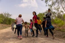 Migrantes cuentan los detalles sobre sus dramáticas travesías para llegar a Estados Unidos