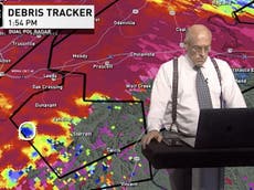Meteorólogo de Alabama descubre en directo que su casa ha sido alcanzada por un tornado
