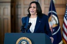 Kamala Harris acude a evento de mujeres con Bill Clinton, pese a las acusaciones de acoso sexual en su contra