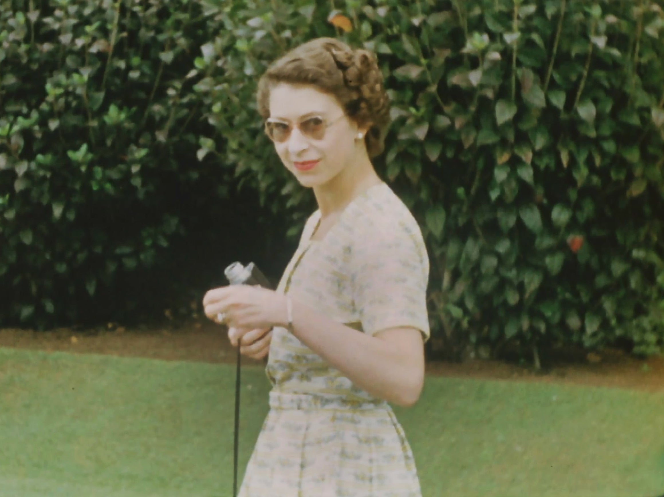 La reina será mostrada como nunca antes en fotos publicadas en su nuevo documental de televisión