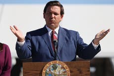 El gobernador Ron DeSantis frenará el uso de pasaportes de vacunas respaldados por Joe Biden