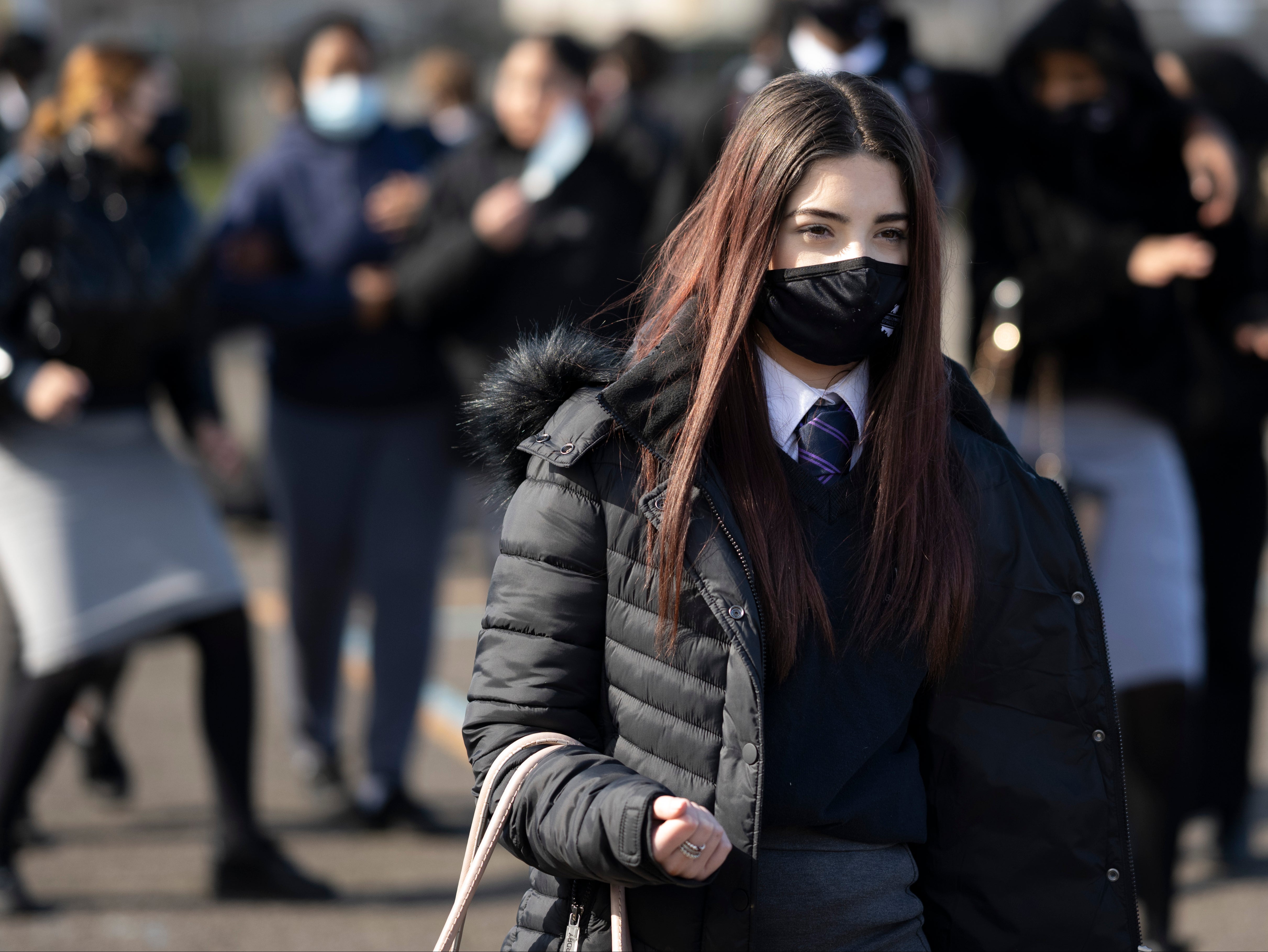 Vacuna Pfizer contra el COVID es segura y eficaz para niños de 12 a 15 años, según datos de un nuevo ensayo