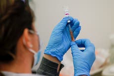 COVID: Estados Unidos reporta más de 70.000 nuevos casos pese a despliegue de la vacuna 