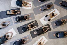 Alabama levanta la prohibición del yoga en escuelas públicas