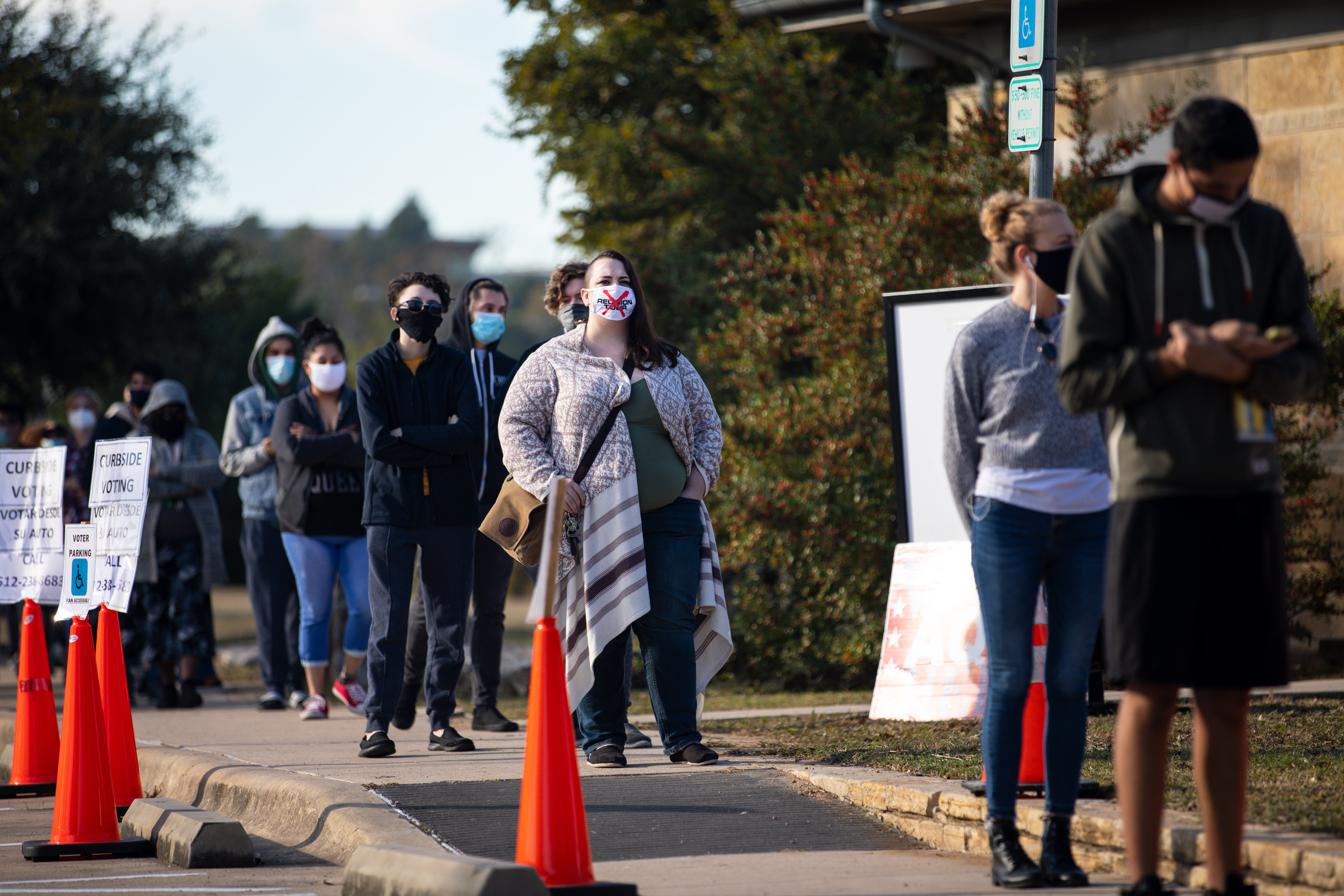 Texas, cerca de aprobar un proyecto de ley para restringir el acceso a las boletas electorales 
