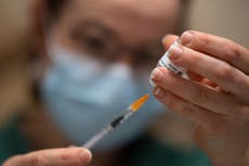 COVID: Países Bajos detienen la aplicación de la vacuna de AstraZeneca en personas mayores de 60 años