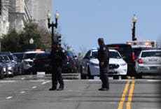Disparos afuera del Capitolio de Estados Unidos; automóvil embistió a dos policías 