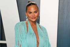 Chrissy Teigen comparte su dolor por no poder embarazarse una vez más
