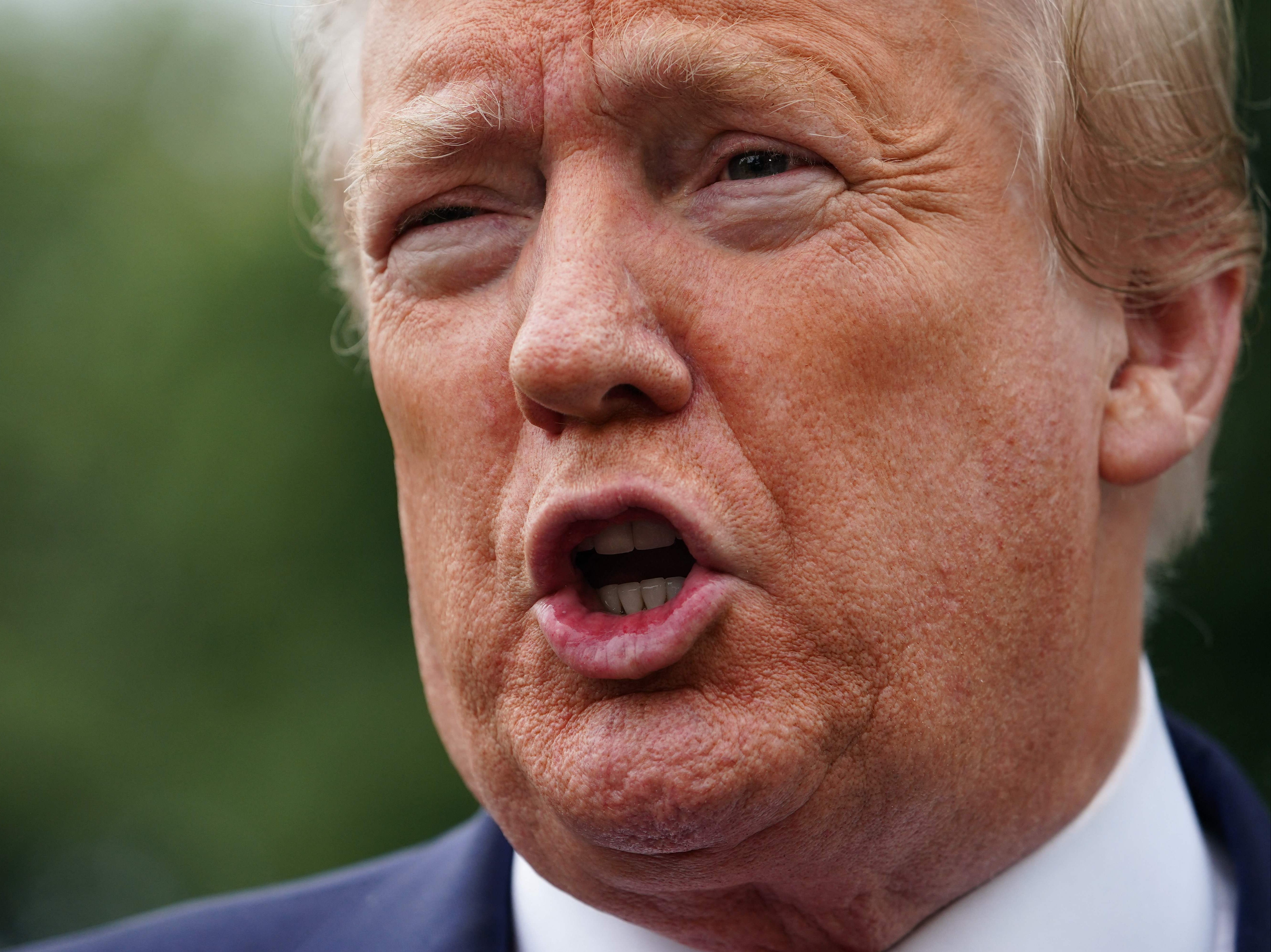 La campaña de Trump “cobró repetidamente a los donantes sin su conocimiento”