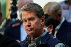 Gobernador de Georgia culpa a la “cultura de cancelación” y a las críticas demócratas sobre la ley electoral