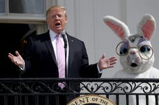 El biógrafo de Trump dice que el expresidente está en su período de “Elvis gordo” y le ruega a la gente que le guste