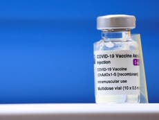Riesgo de coágulos de sangre de la vacuna Oxford parece estar relacionado con los pacientes más jóvenes, dice Neil Ferguson