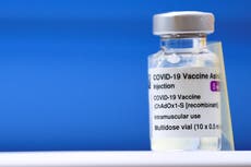 Riesgo de coágulos de sangre de la vacuna Oxford parece estar relacionado con los pacientes más jóvenes, dice Neil Ferguson