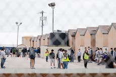 Piden al personal de la NASA que ayude a migrantes en los campamentos fronterizos