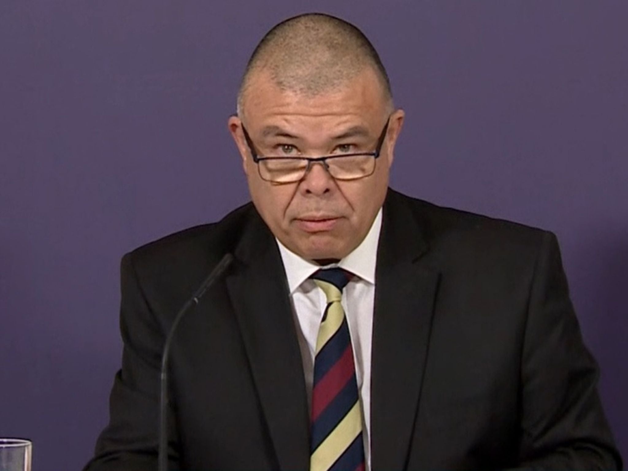 Vacuna AstraZeneca: a los menores de 30 años se les debe ofrecer una vacuna alternativa, dicen los asesores del gobierno