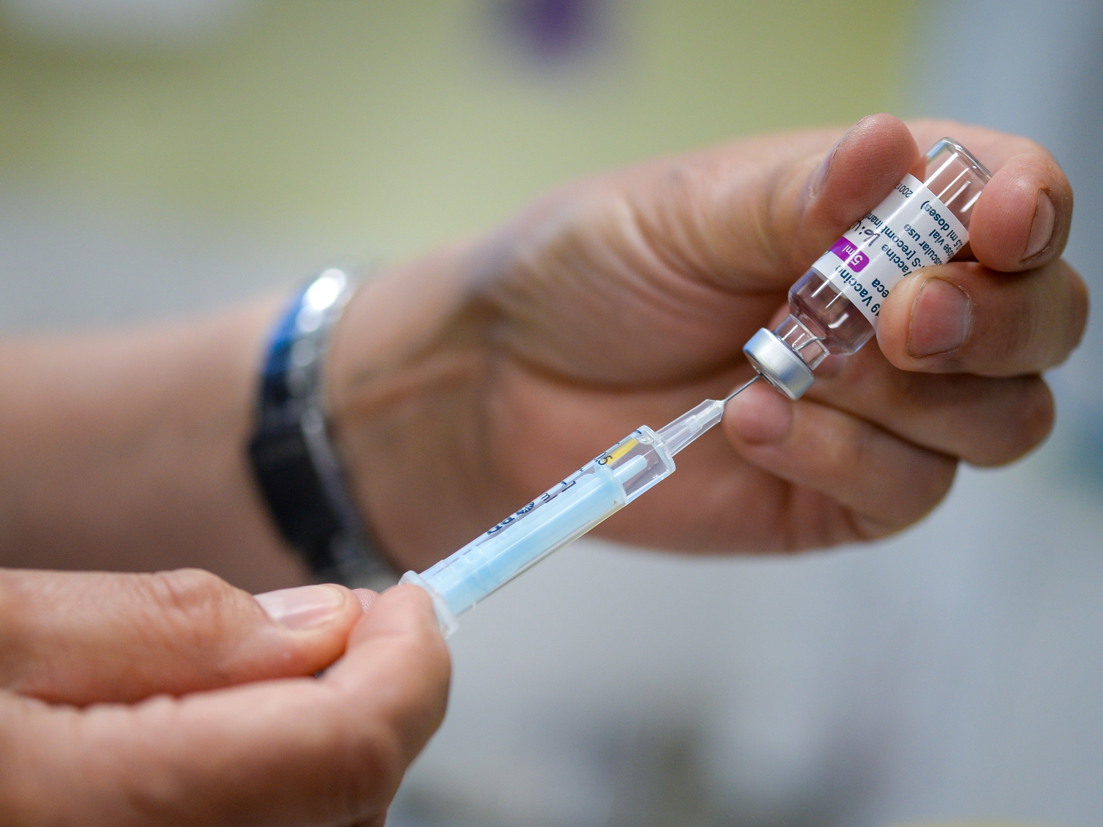 <p>El país recibió este miércoles poco más de 43.000 dosis a través del mecanismo COVAX</p>