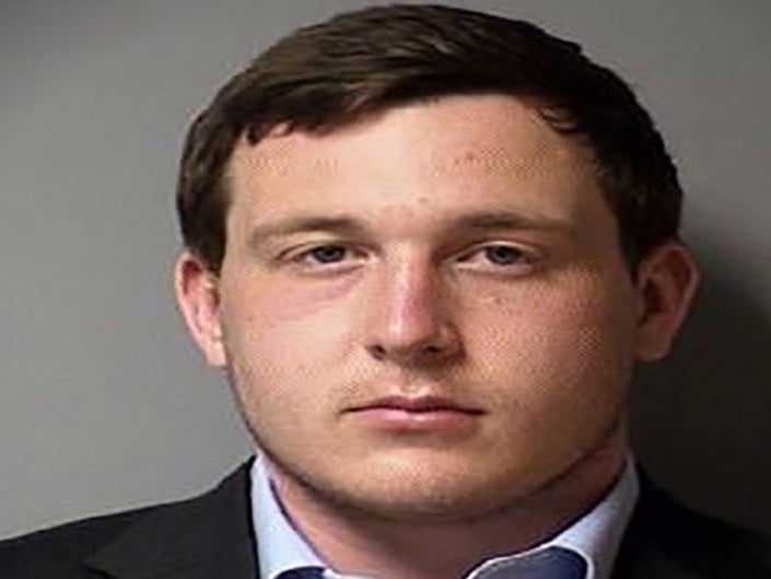 Luke Armstrong bajo custodia policial