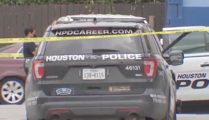 Bebé muere tras recibir un disparo de un hermano de tres años en un accidente “desgarrador”, dice la policía