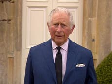 Príncipe Carlos rinde tributo a su “querido papá”, Felipe de Edimburgo