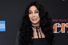 Cher dice que la supremacía blanca es el “sueño” del partido republicano y critica las leyes de votación de Georgia