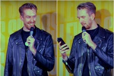 El comediante Lewis Spears se enteró de la muerte del Príncipe Felipe mientras se burlaba de él en el escenario