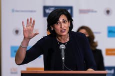 Directora de los CDC insta a los padres de EE.UU. a vacunar a los adolescentes