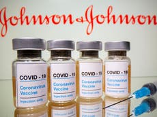 EE.UU. frena vacuna Johnson&Johnson tras casos de coagulación sanguínea