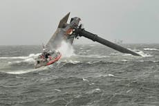 Rescatan a varias personas tras naufragio cerca de Luisiana
