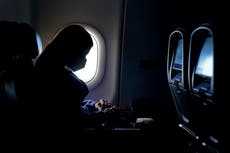 Estudio: Bloquear asientos en avión reduce riesgo de COVID
